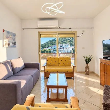 Huge Views 2br Ap X Kitchen, Parking, 2 Min Apartment *