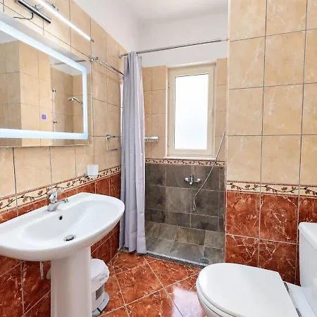 Huge Views 2br Ap X Kitchen, Parking, 2 Min Apartment