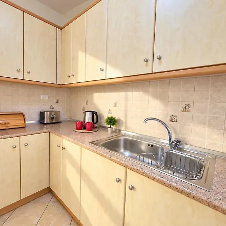 Huge Views 2br Ap X Kitchen, Parking, 2 Min Apartment